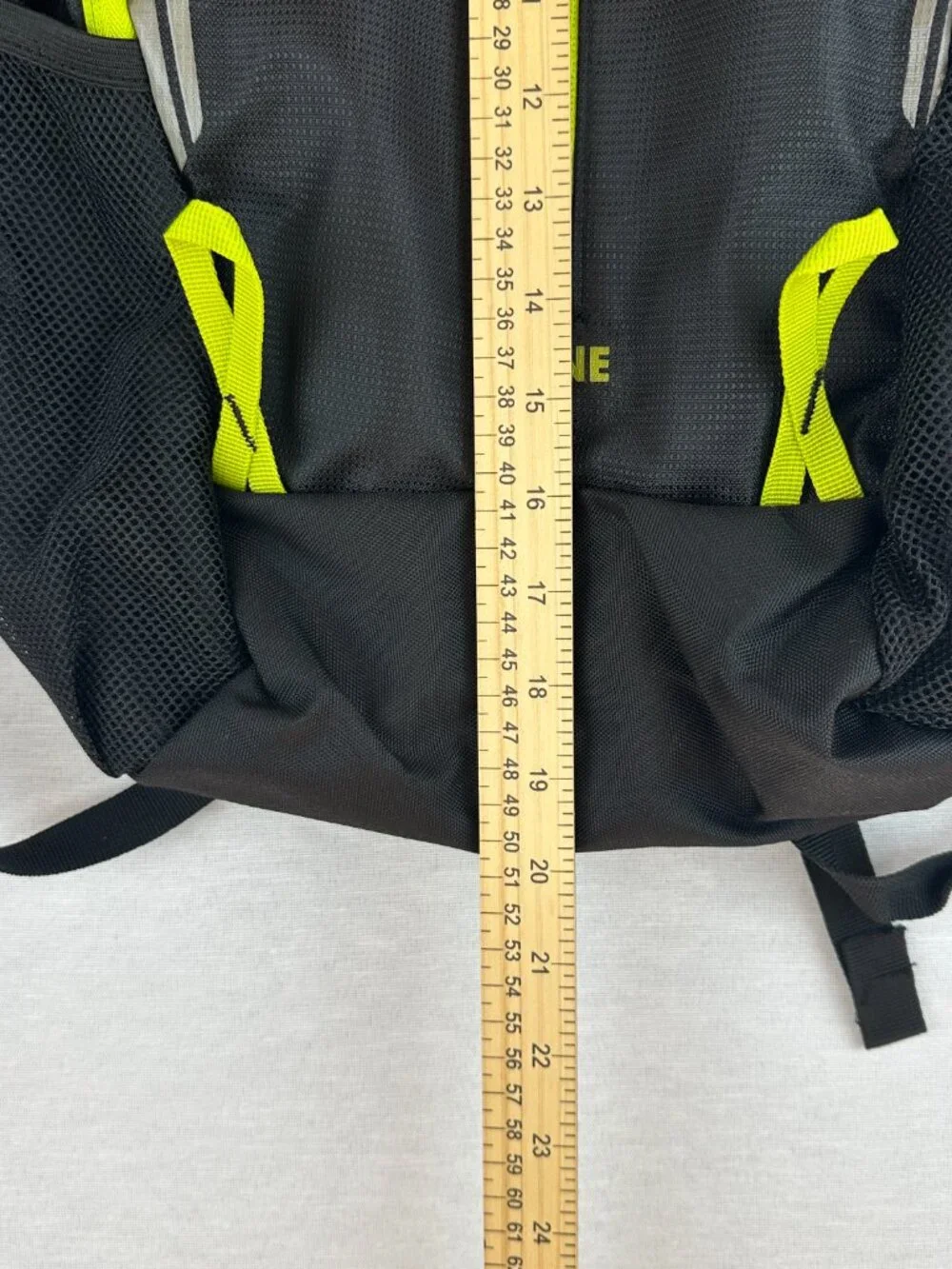 ULINE EDGE BLACK NEON GREEN 25L DAYPACK/BACKPAK ZIP POCKETS TEAR RESISTANT NEW